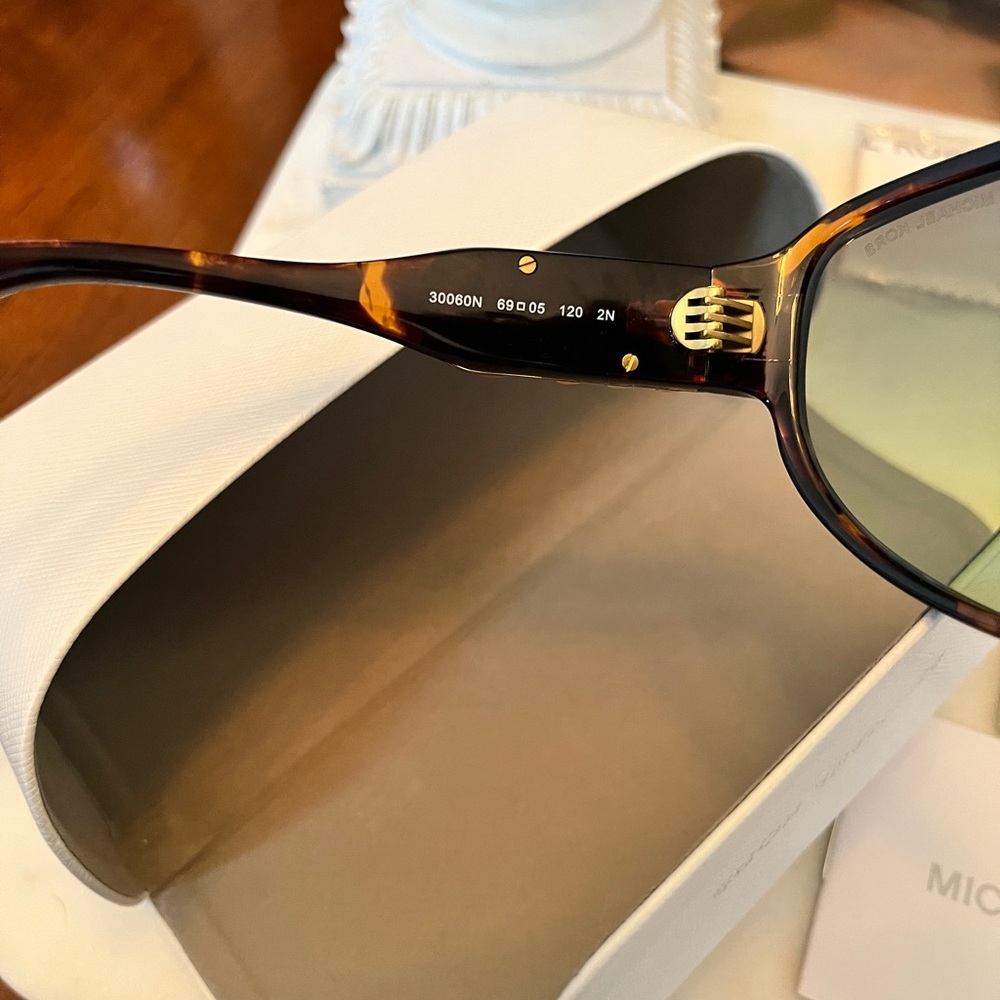 Michael Kors Tortoise Empire Shield Sunglasses w/a Gold-Tone Monogram Logo NWOT - Picture 9 of 11